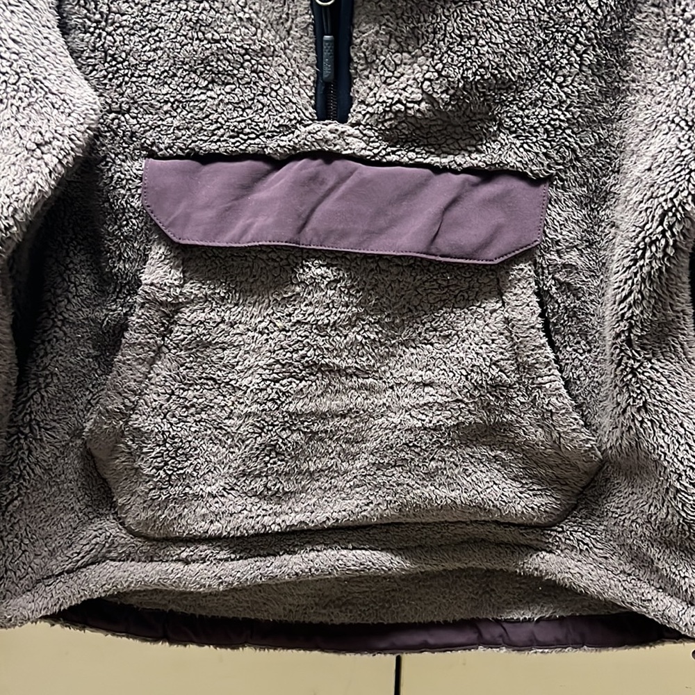 North face sweater - Picture 3 of 6